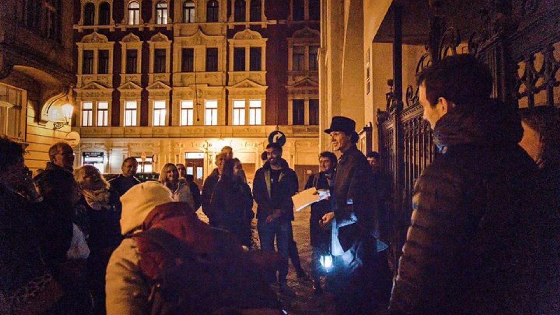 Tour serale a piedi tra fantasmi e leggende della Città Vecchia di Praga