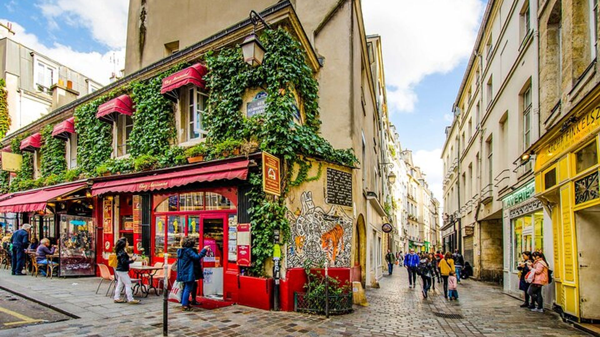 Paris Marais Walking Food Tour with Audioguide on Your Smartphone