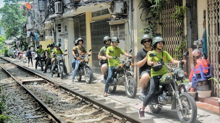 Hanoi Vintage Motorbike Food & Culture Tour