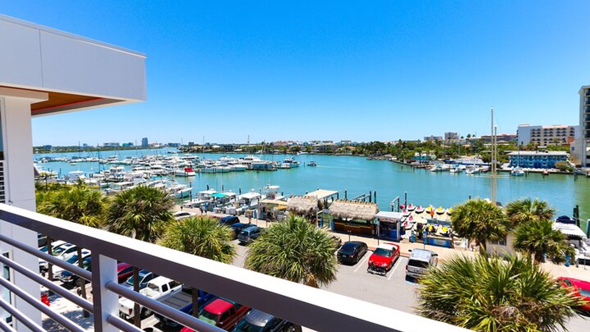 El paseo en el barco Sea Screamer en playa Clearwater con transporte