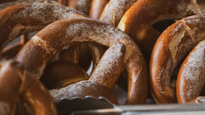 Innsbruck: Small-Group Food Walking Tour, 4 Stops + Full Meal