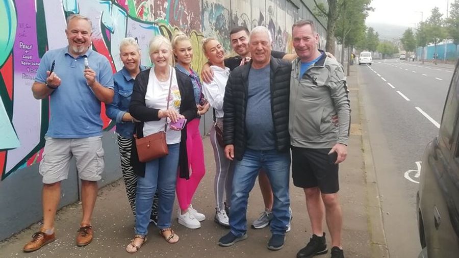 Belfast's Political Mural Private Taxi Tour