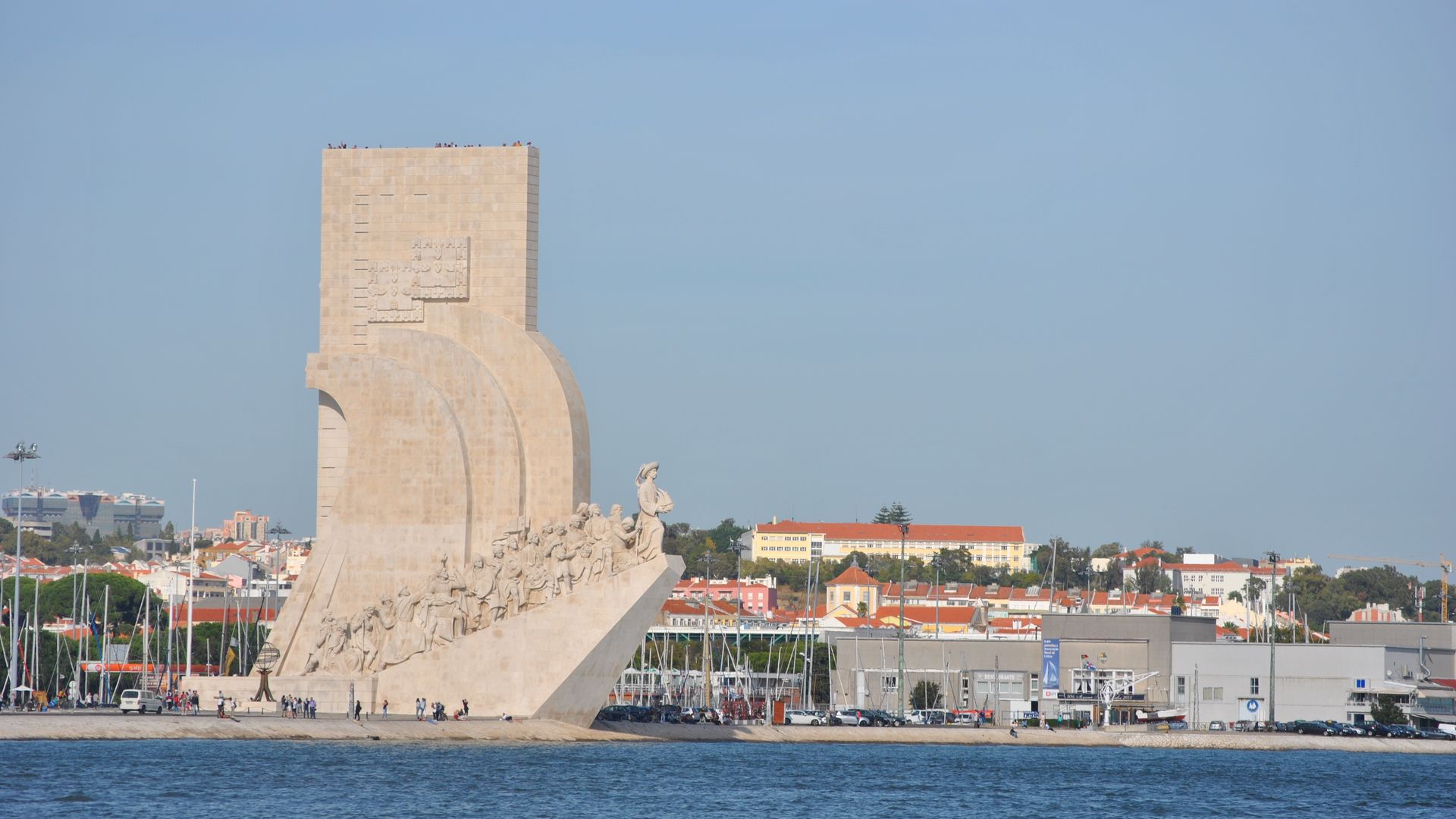 Lisbon Romantic Private 2h Cruise with sparkling wine