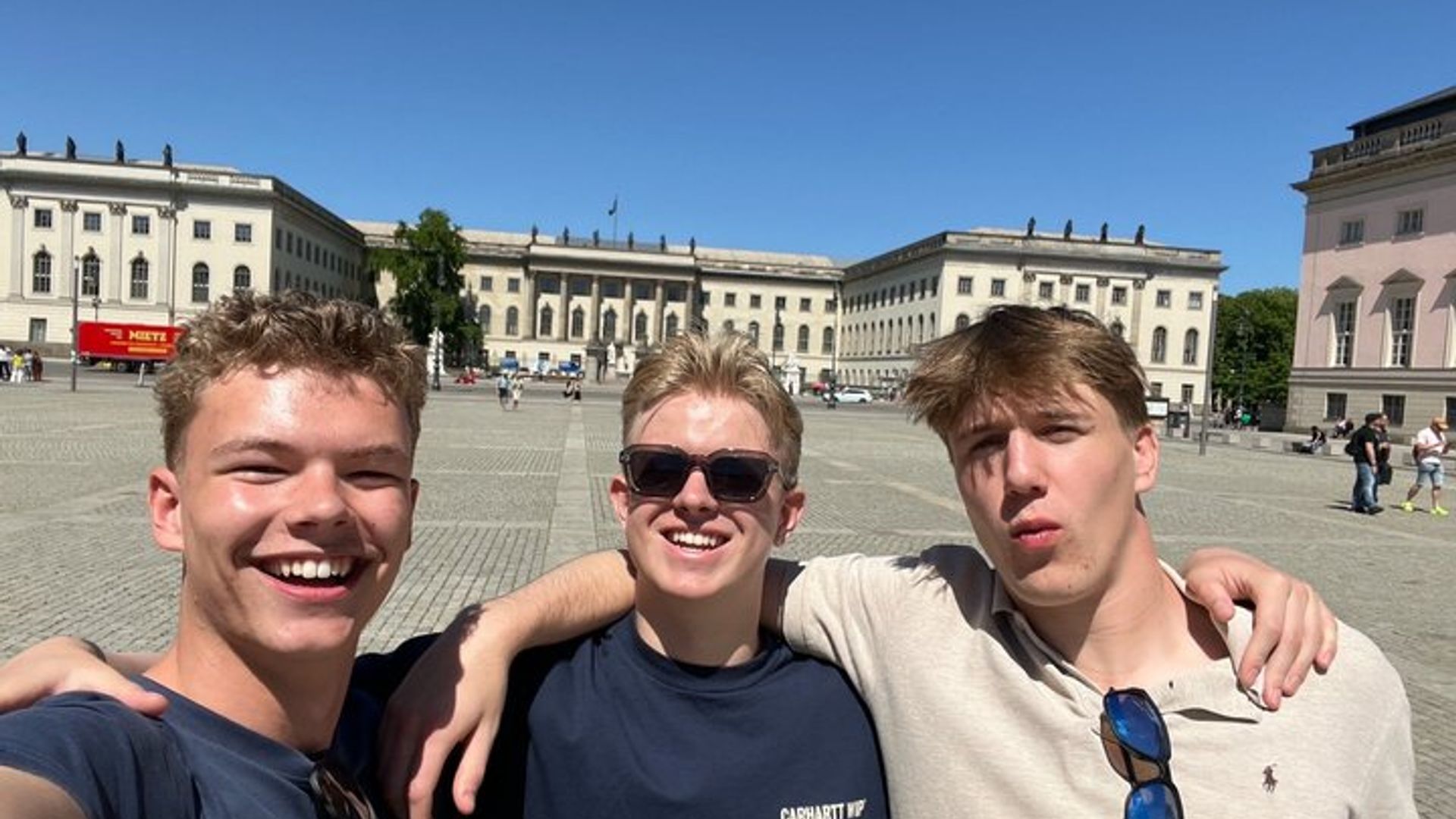 Berlin Self-Guided City Walking Tour & Scavenger Hunt