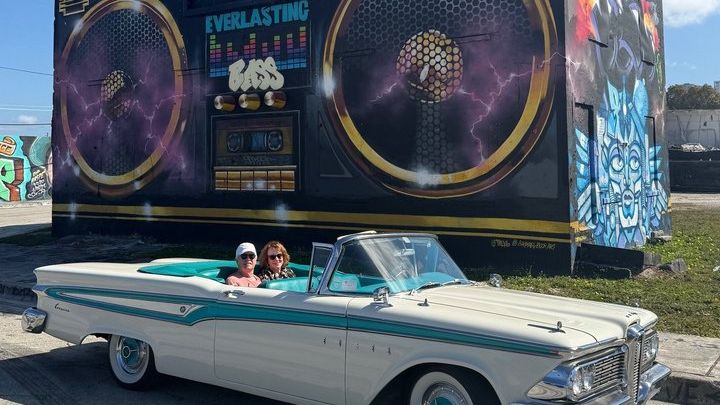 2H Private Classic Car Tour Miami Beach & Wynwood