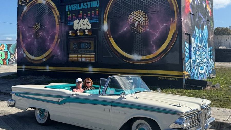 2H Private Classic Car Tour Miami Beach & Wynwood