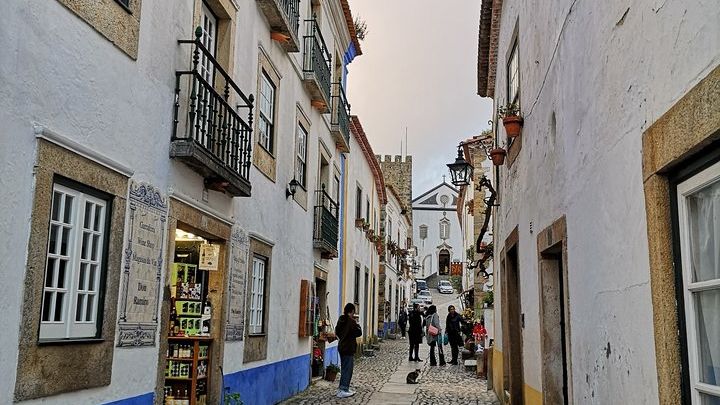 Fátima, Nazaré, and Óbidos Private Guided Tour