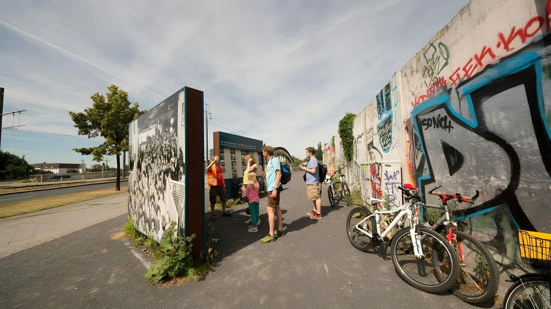 Berlin Wall and Cold War Bike Tour in English