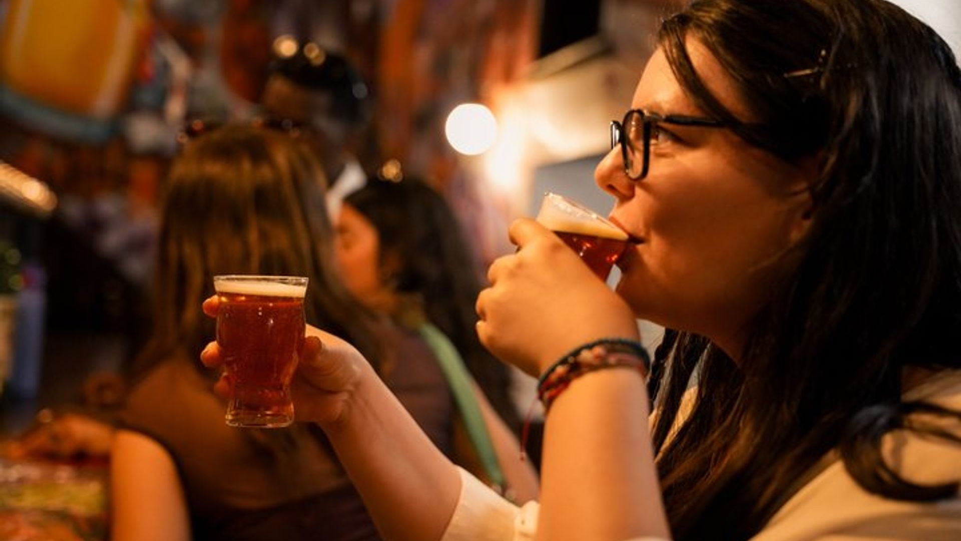 Barcelona Beer Tasting with Live Music and Drinks