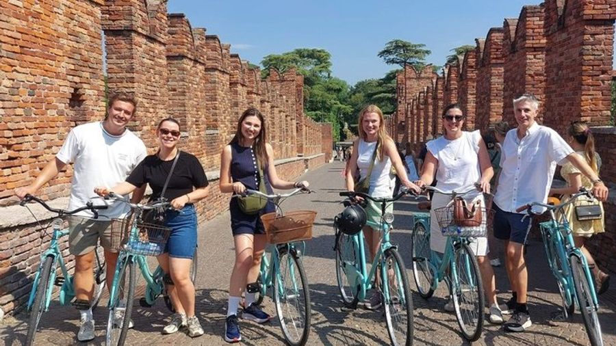 Highlights and hidden gems Verona Bike Tour