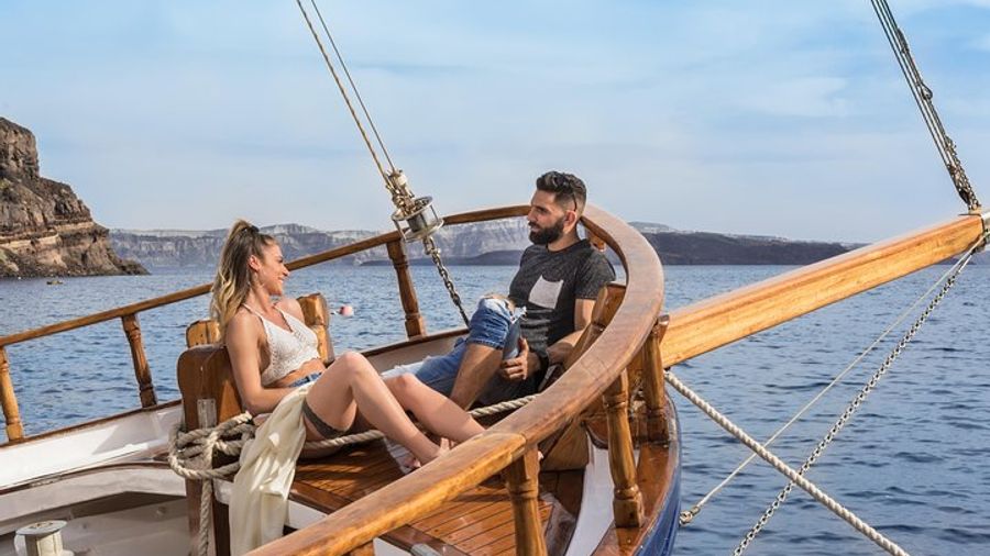 Fira: Santorini Volcano and Hot Springs Half-Day Cruise Tour