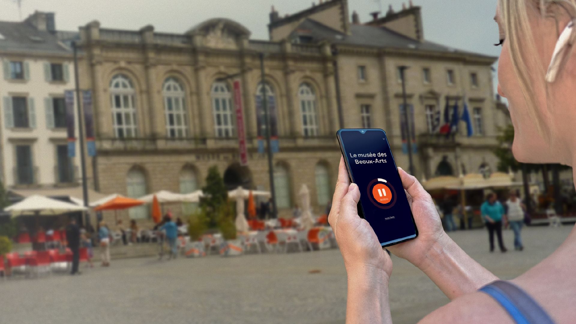 Quimper: Audio Guided Walking Tour (1h - 23 audio comments)