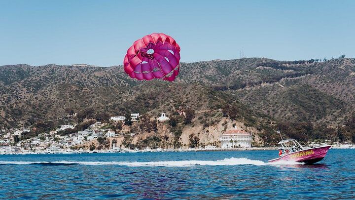 Parasailing in Catalina Island: Soar Above The Stunning Coastline