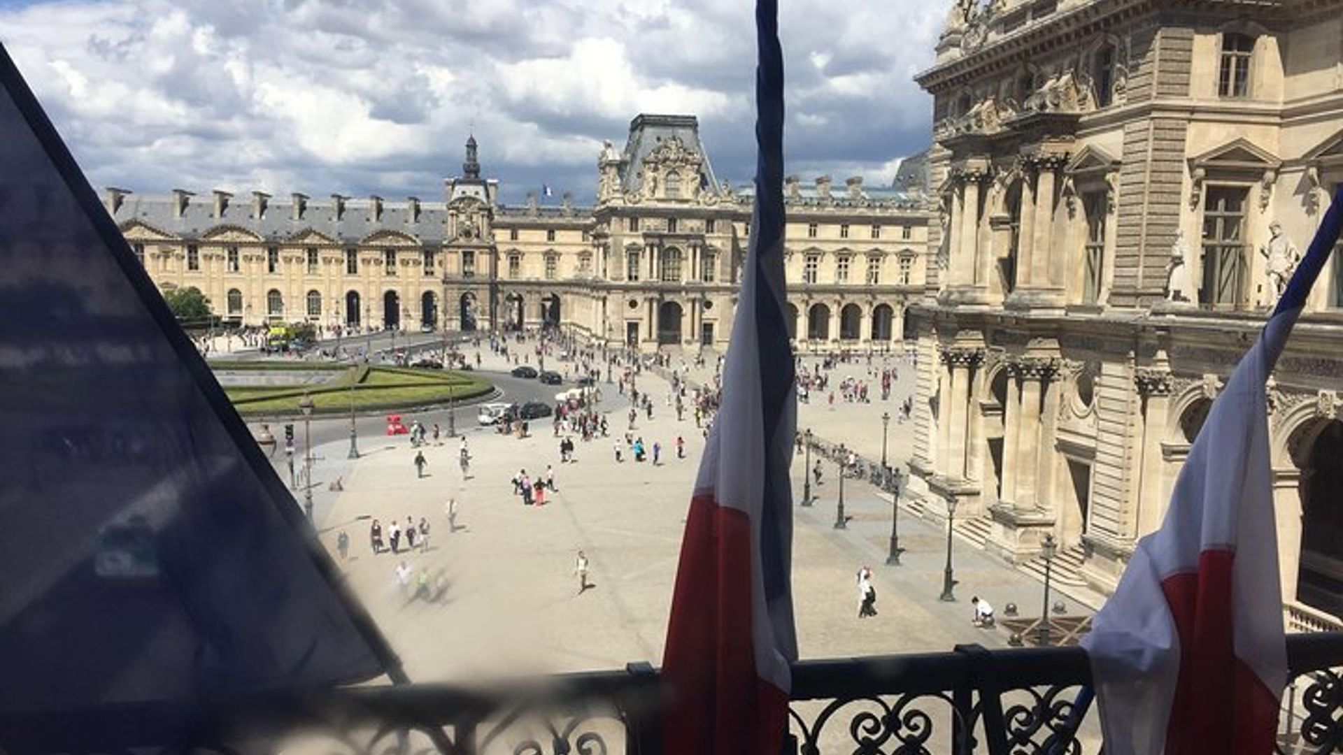 Louvre Museum Small-Group 2.5-Hour Tour with Tickets