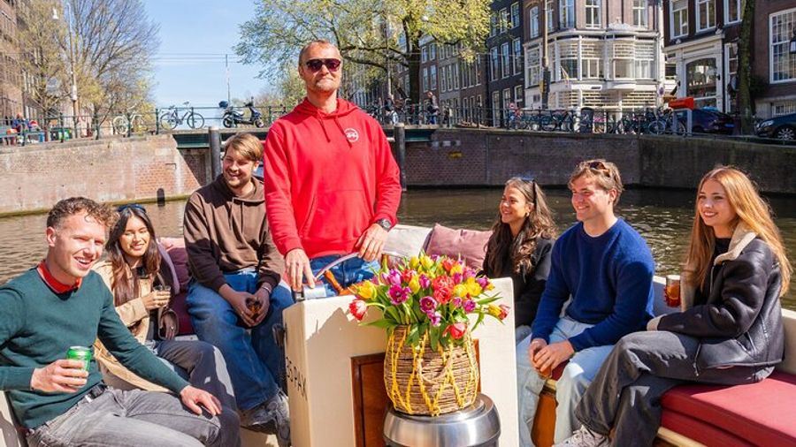 Amsterdam Canal Cruise With Cheese and Unlimited Drinks