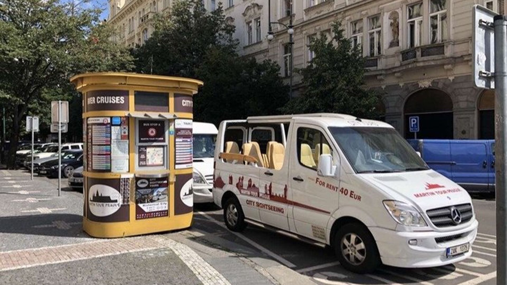Prague Orientation 1-Hour Bus Tour with Audio Guide