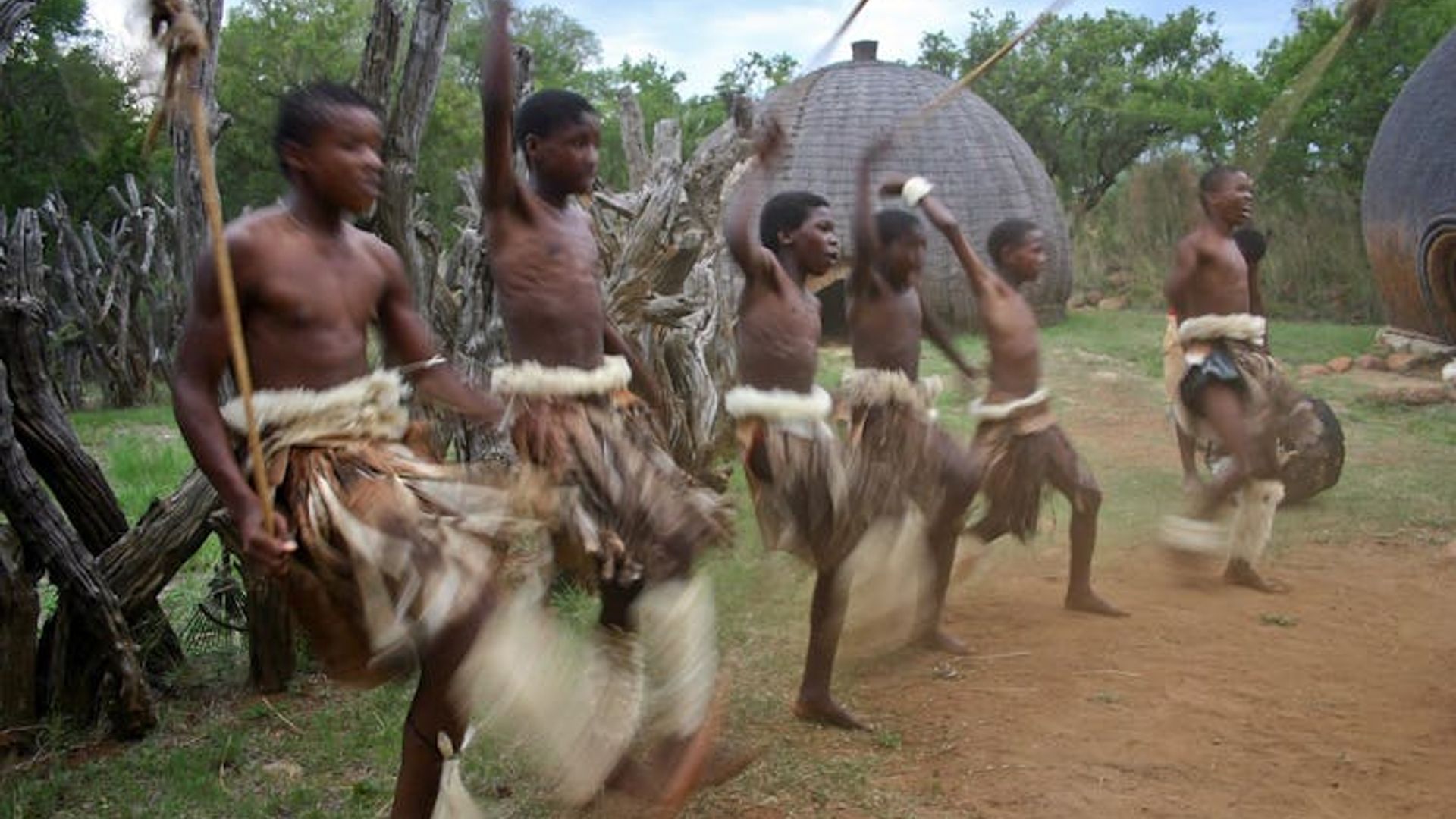 Zulu cultural tour to the Valley of a Thousand Hills from Durban