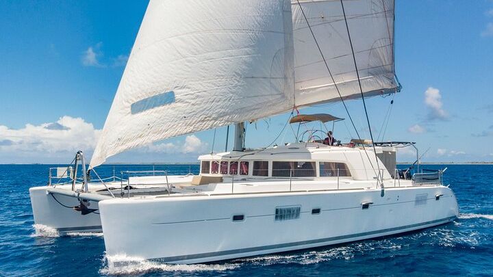 Private Luxury Catamaran Cruises in Moorea Day or Sunset