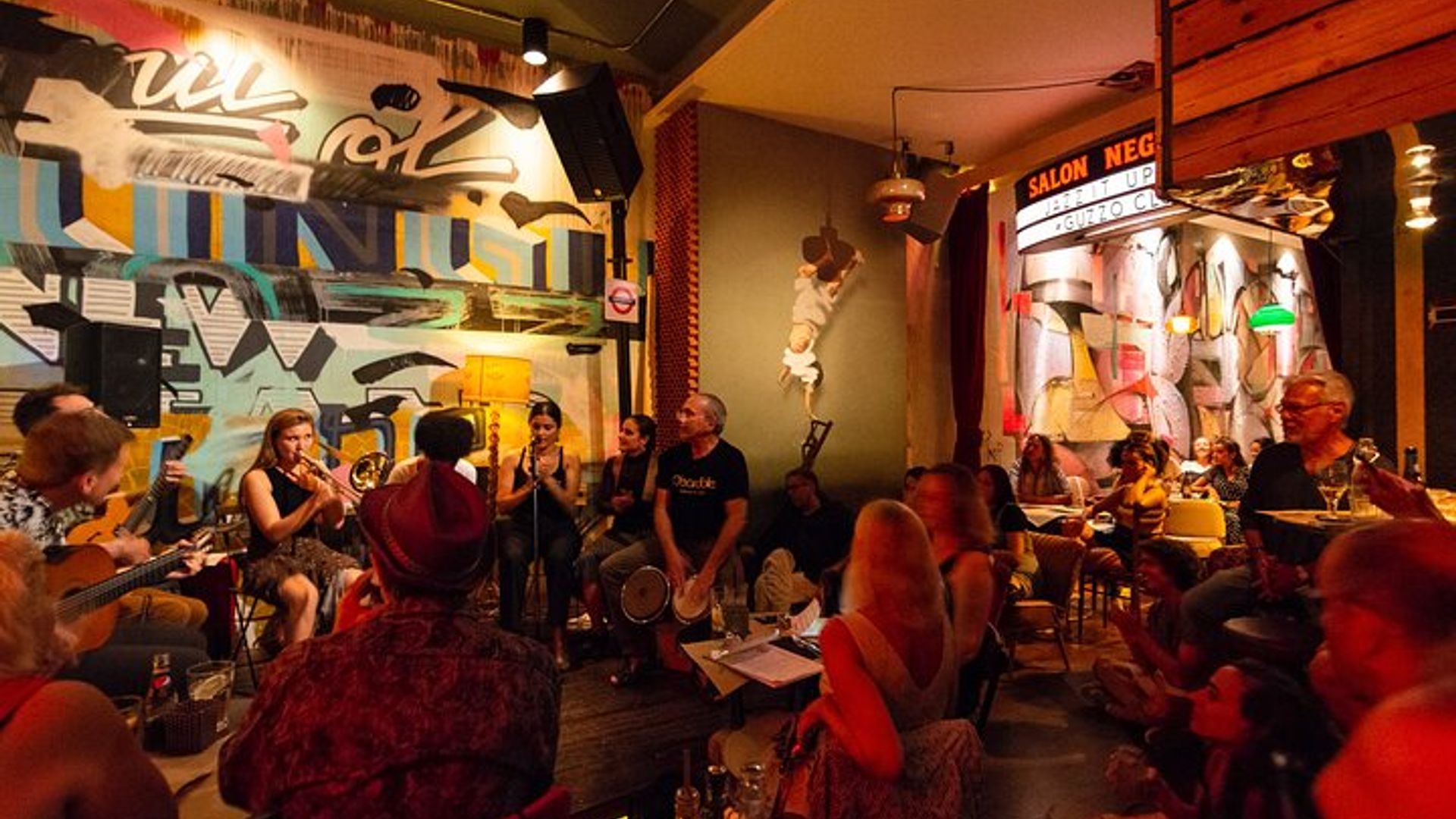Local cuisine and live music at Ciutat Vella Barcelona