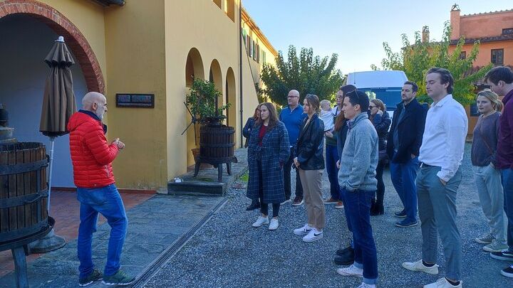 Wine tour in the hills of Lucca with sommelier - 2 wineries