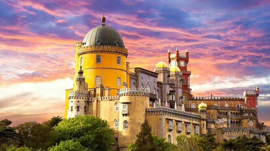Private Tour of Sintra, Cabo da Roca and Cascais with 2 Palaces