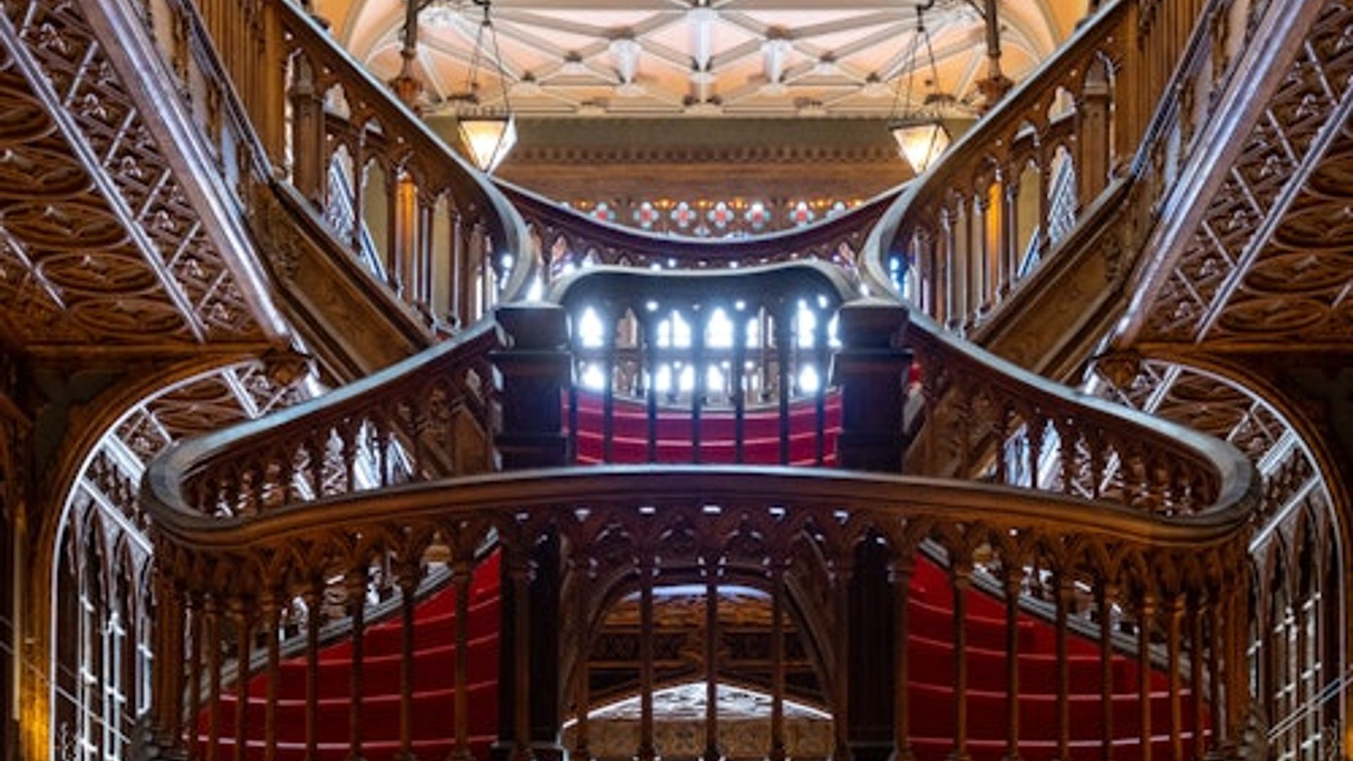 Livraria Lello: Ingresso Dourado + Livro