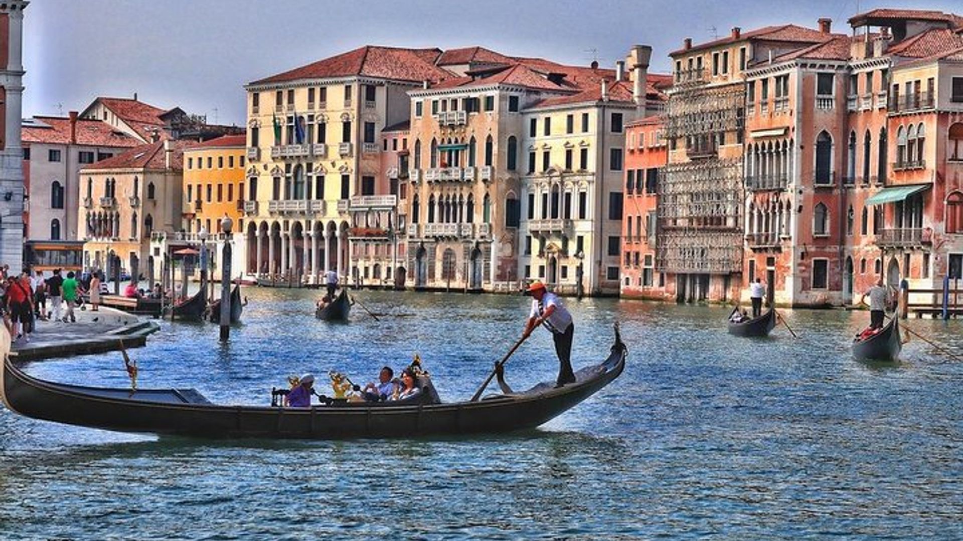 Private Gondola Serenade with Music