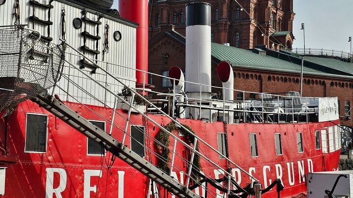 Helsinki Guided Group Walking Tour With Multiple Departures