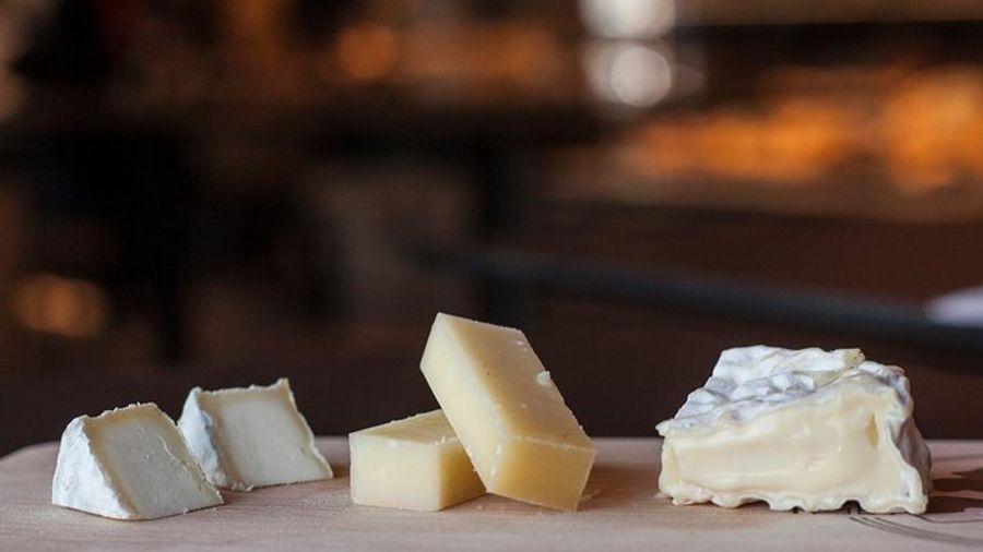 Lyon Old Town Private Food Tour with 5 French Delicacies & Wines