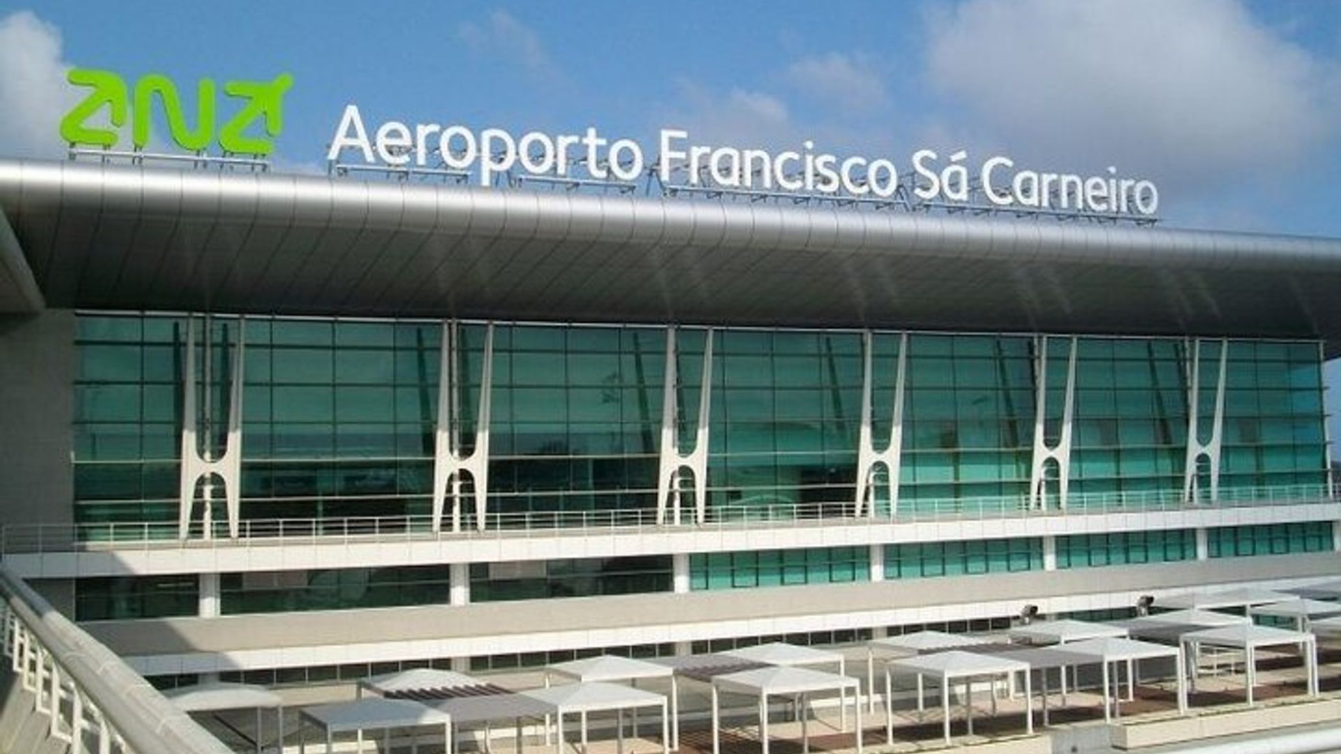Traslado privado de la ciudad de Oporto al aeropuerto