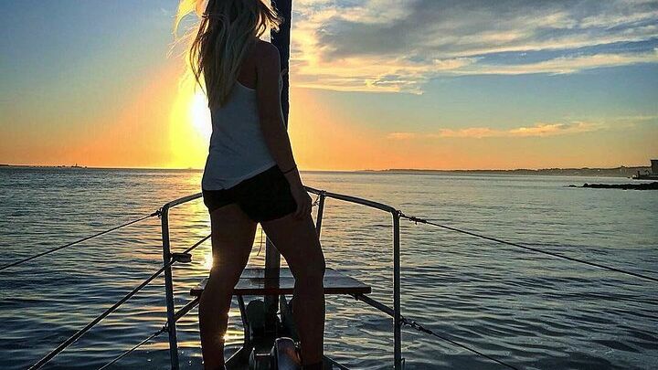 Lisbon Small-Group Sunset and Wine Sailing Tour