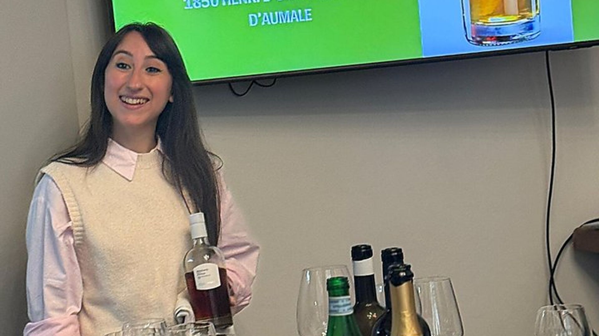 Cata de vinos sicilianos con tabla de cortar incluida