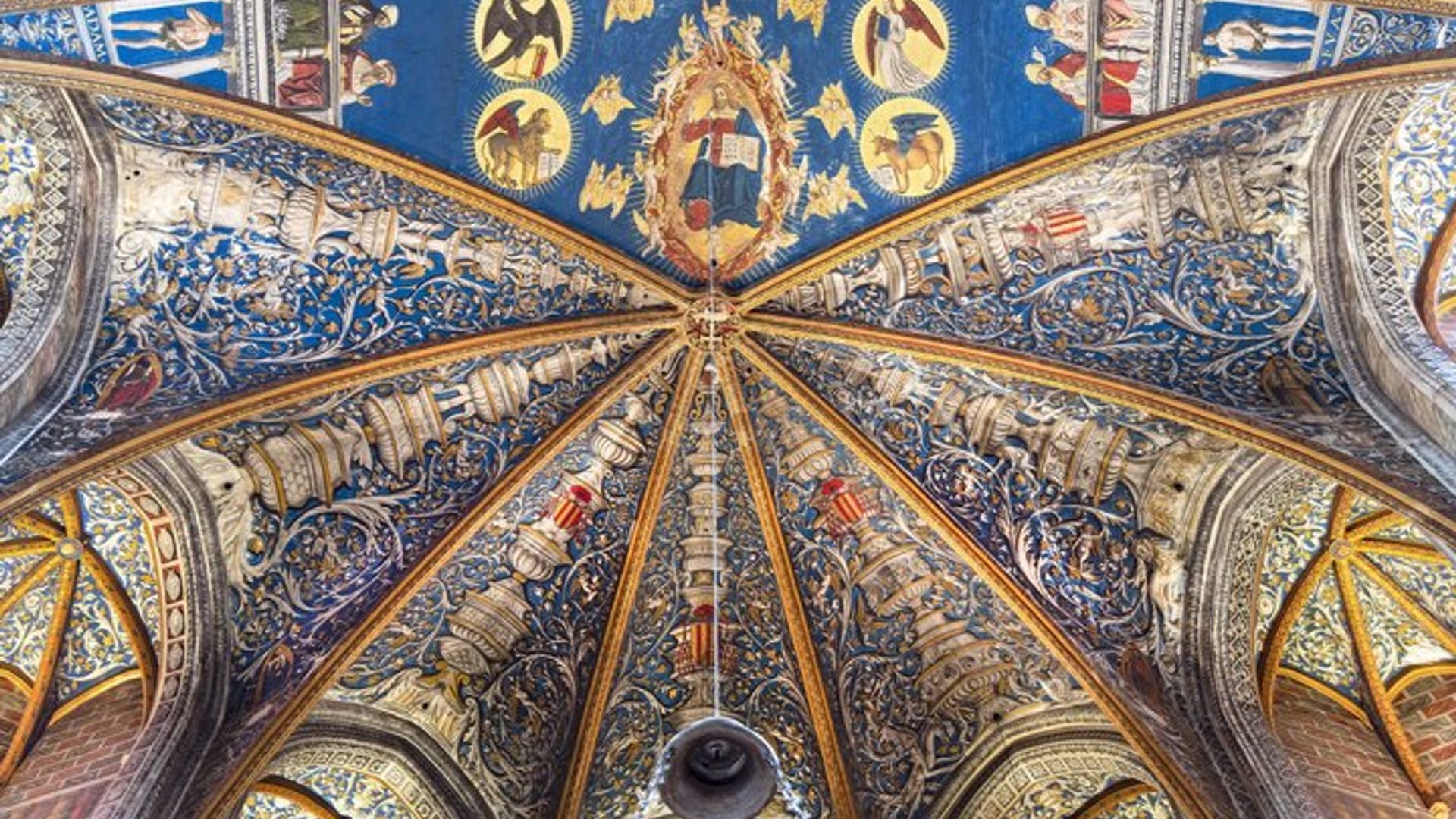 From Cathars to Kings: Albi and Cordes-sur-Ciel Day Trip