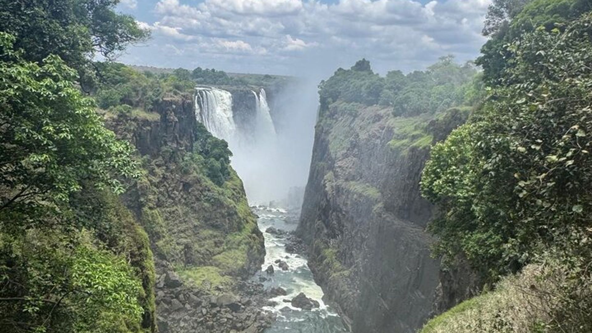 Adventure Guided Tour of Zimbabwe and Zambia