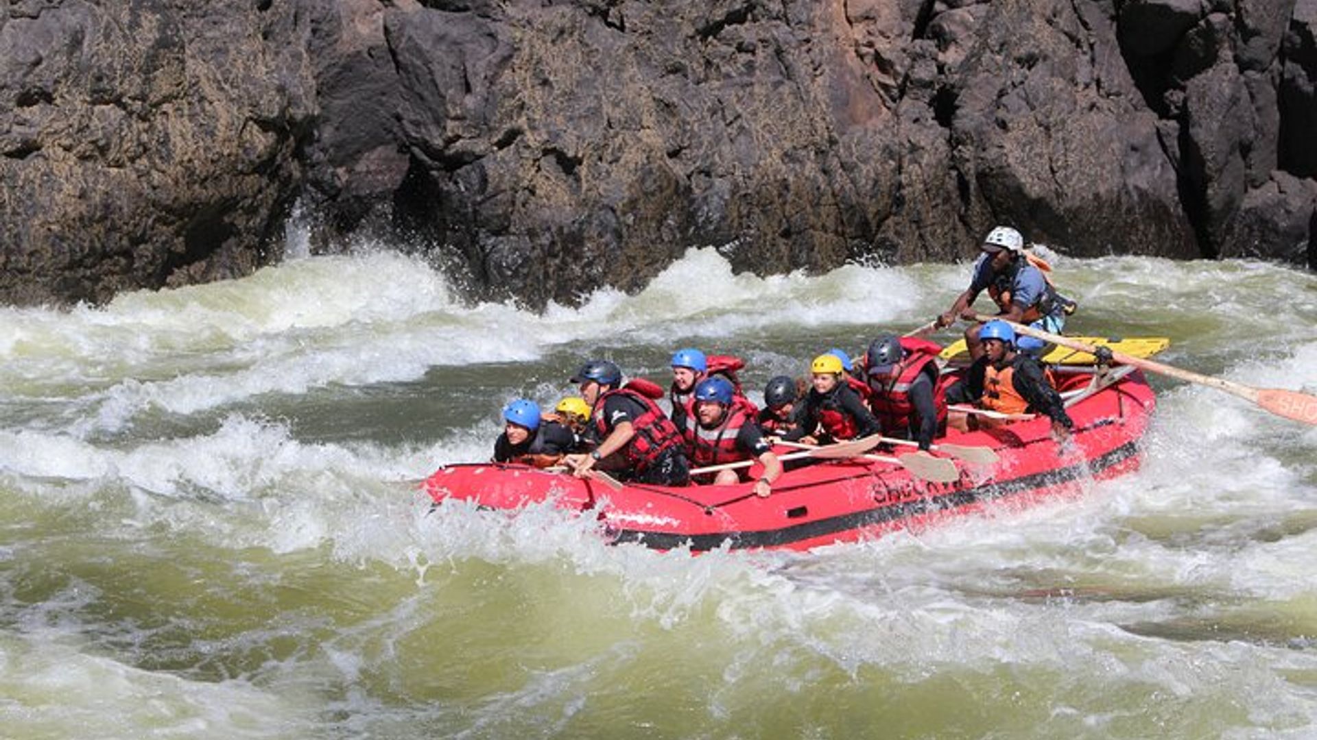 Whitewater Rafting Iminsi 2 Yuzuye & 1 Ijoro