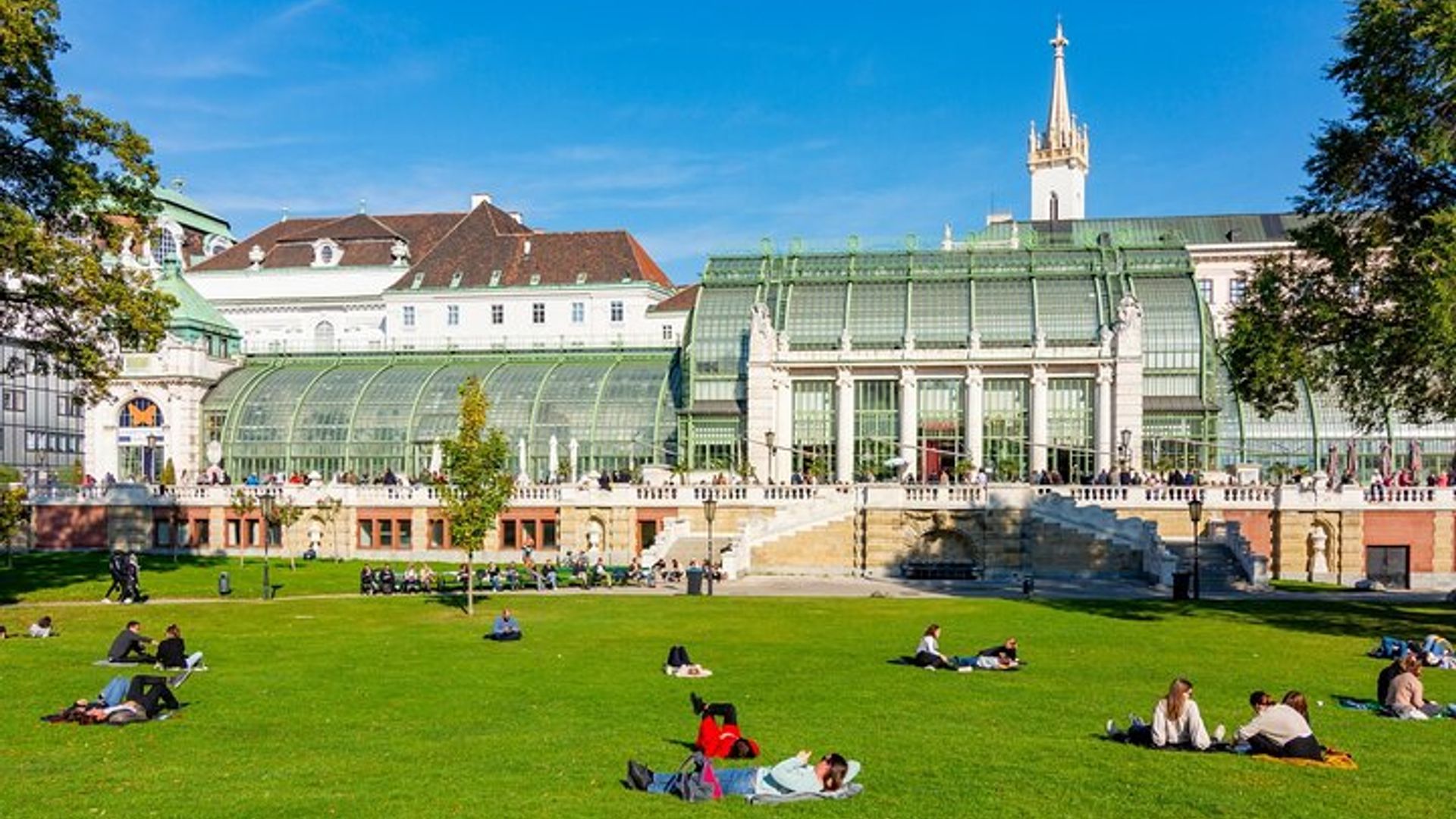 Palácio Hofburg de Viena: Ingresso Sem Fila para o Museu Sisi e Tour pelos Jardins