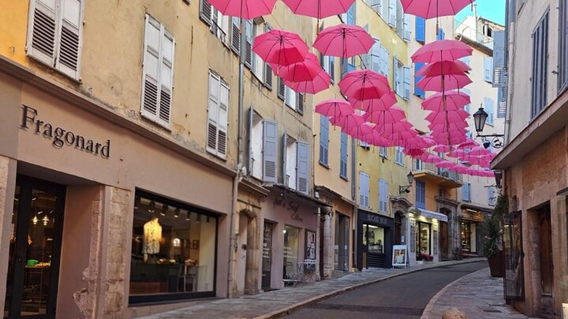 Nice Hilltop Villages PrivateTour Grasse Gourdon St-Paul DeVence