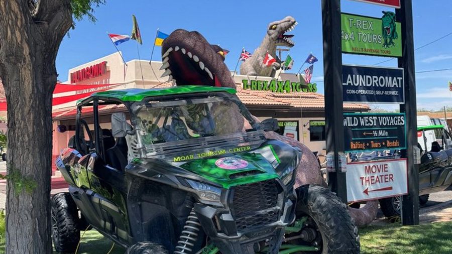 Moab, Utah: Hell's Revenge Trail 4x4 Off-Roading Tour