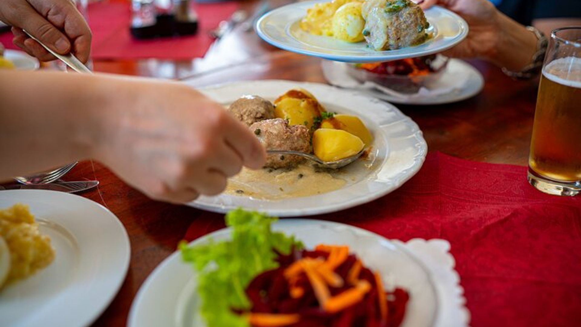 East Berlin Gourmet Food Walking Tour w/Local Guide