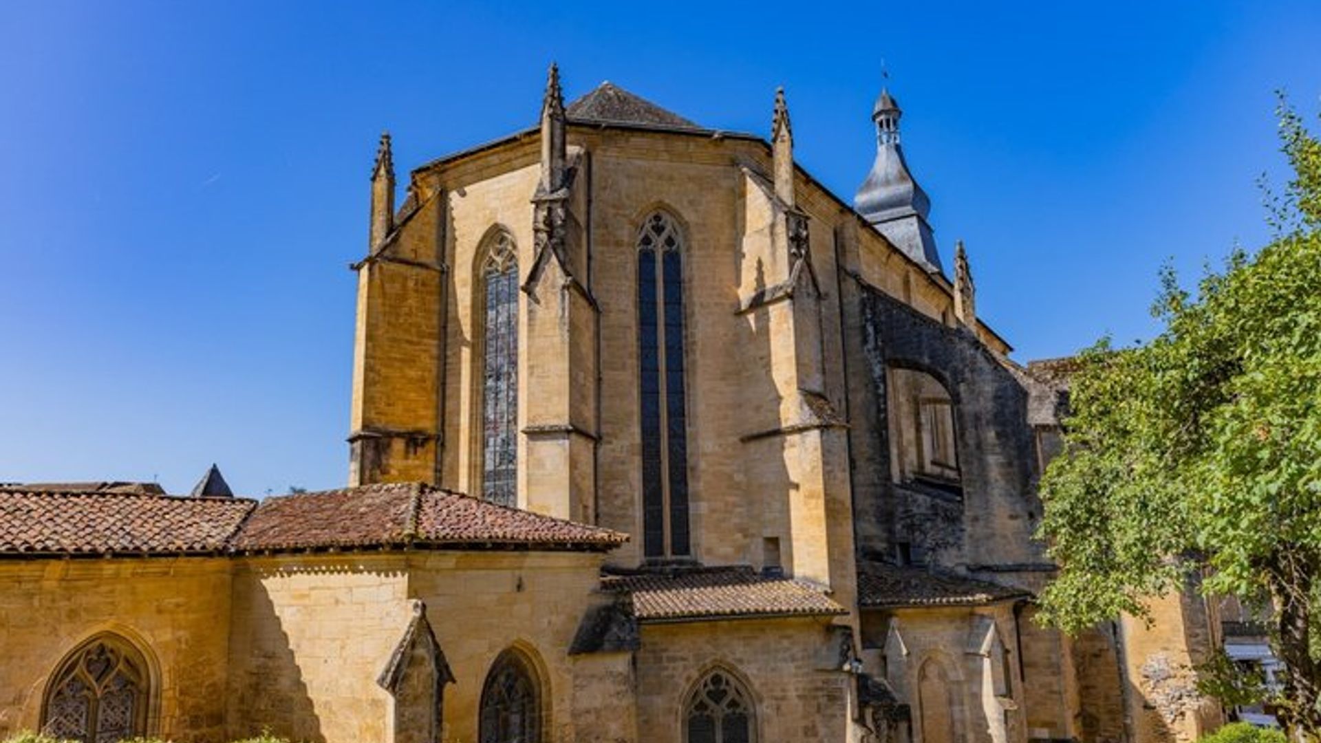 Sarlat-la-Caneda 1-hour audio guided walking tour and 15 audio commentaries