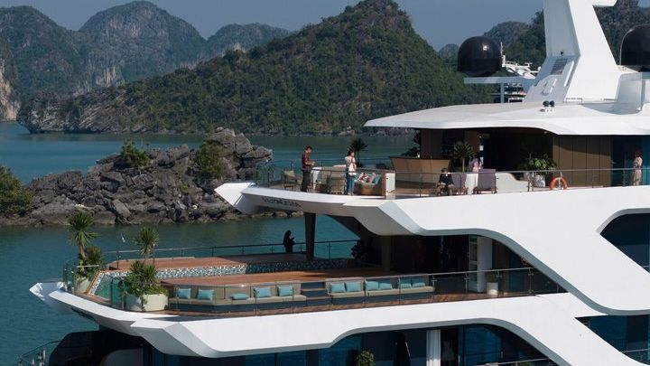 Azura Cruise: 2D1N Premium 6-Star Cruise on Halong & Lan Ha Bay