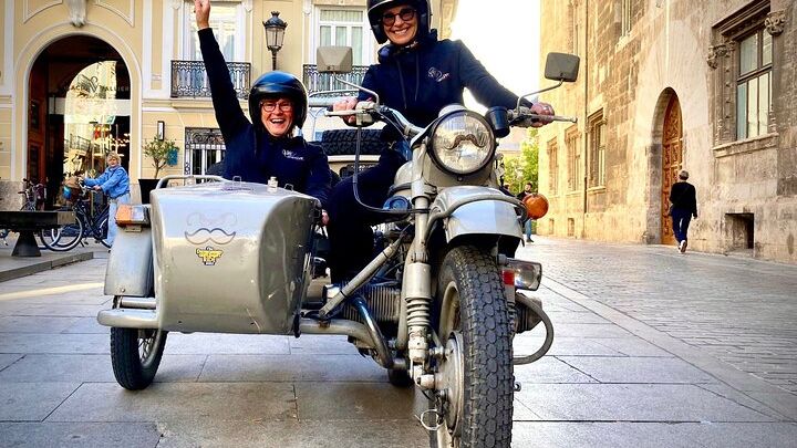 Valencia: City Highlights Tour in a Vintage Sidecar