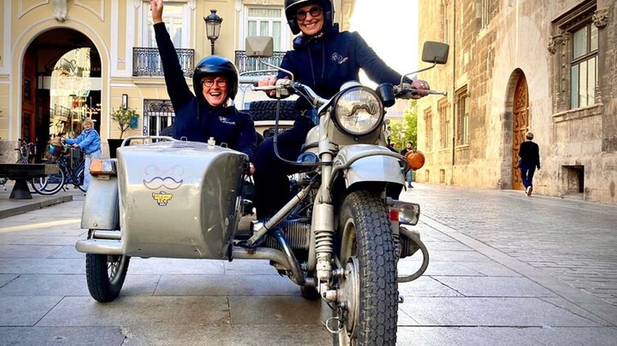 Valencia: City Highlights Tour in a Vintage Sidecar