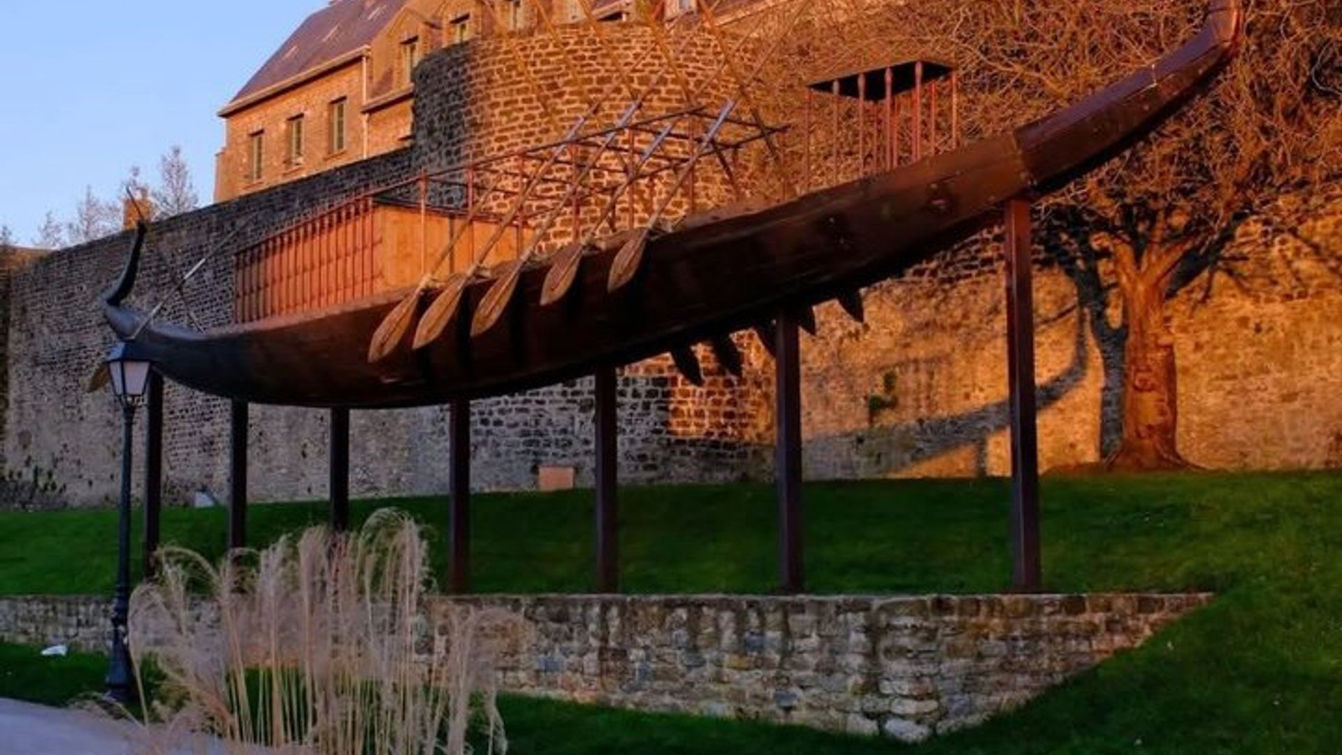 Discover all Boulogne sur Mer and the small resort of Wimereux
