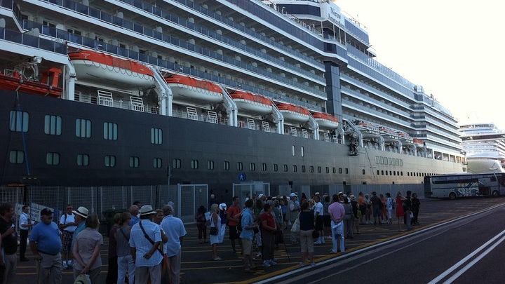 From Civitavecchia port with Vatican Museums & Tour Guide