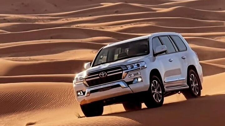 Doha: Desert Safari: Dune Bashing, Quad Bikes & Camel Rides