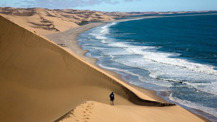 Half-Day Sandwich Harbour Tour from Walvis Bay with Lunch