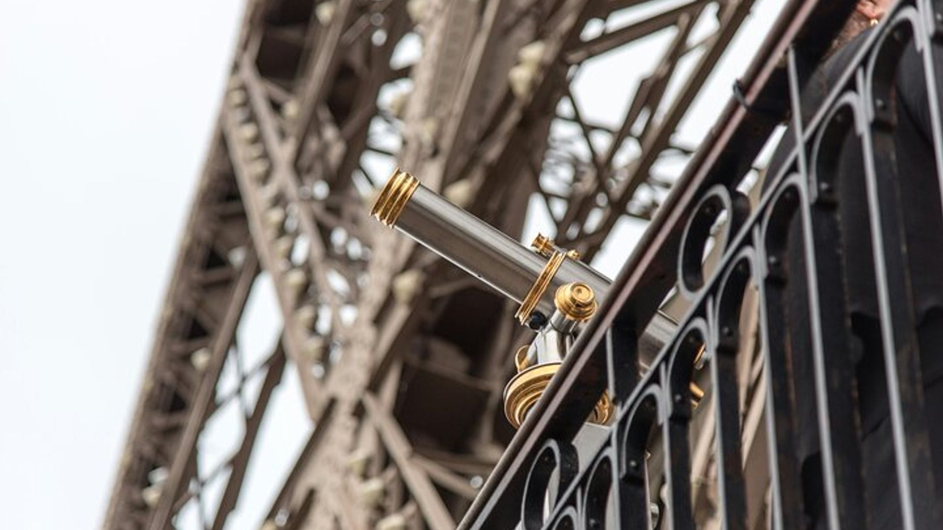 Paris Eiffel Tower Second Floor Private Tour Admission Tickets