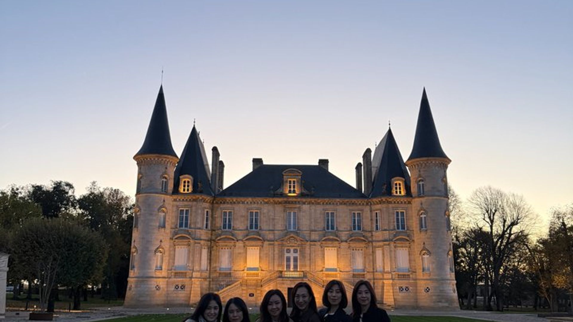 Private tour and visits on the Medoc Castle Route (Luxury Minivan)