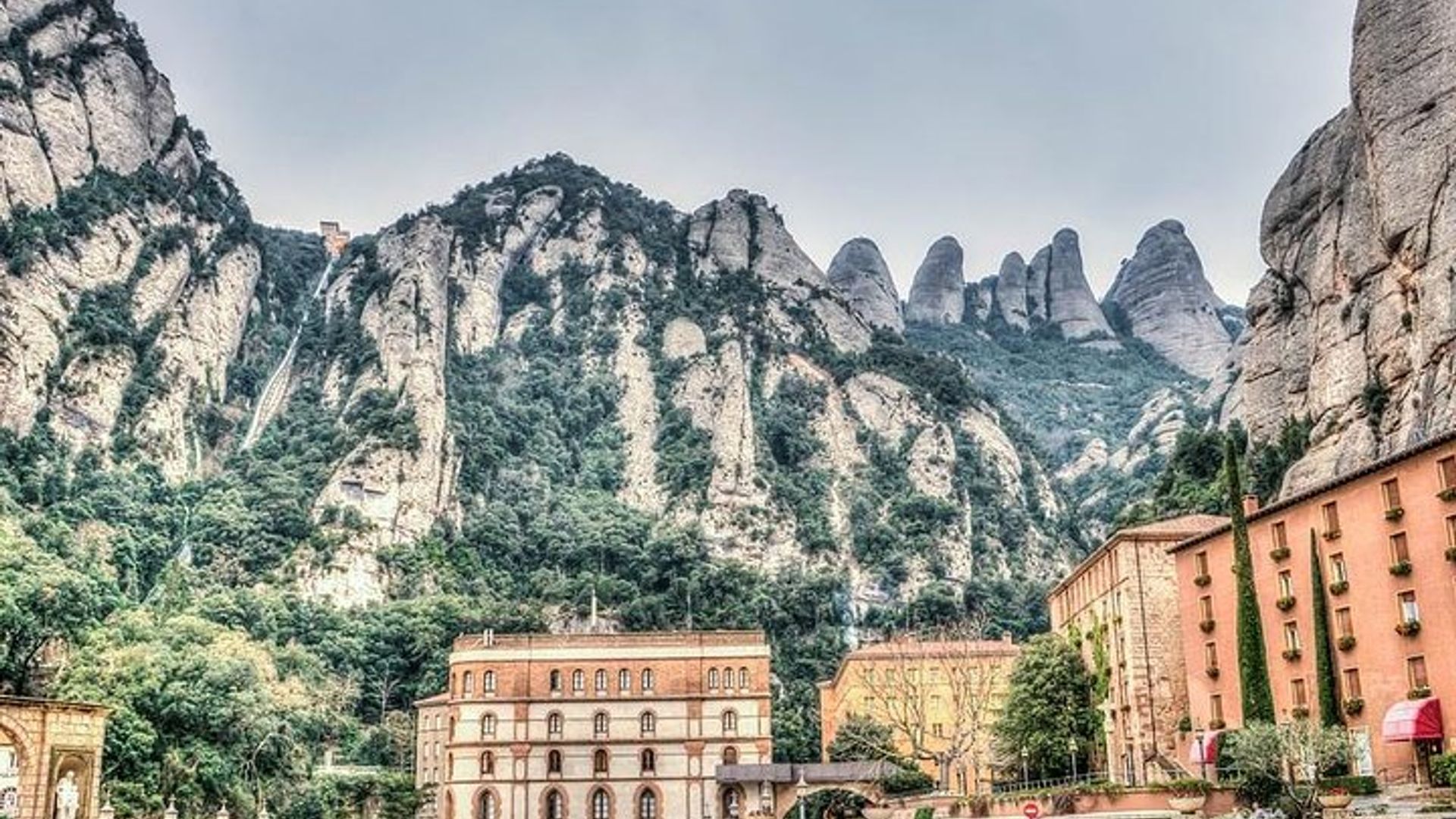 Montserrat and Winery Private Tour From Barcelona With Pickup